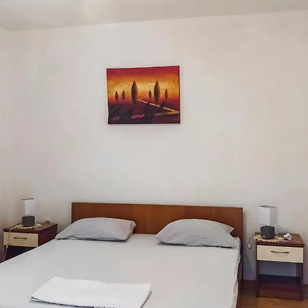 Holiday home Awesome In With Kitchen Bibinje