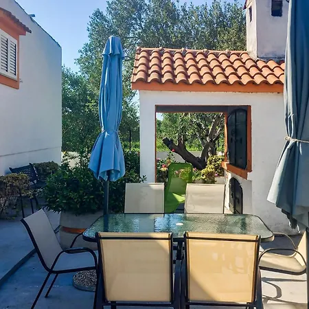 3 Bedroom Stunning In *