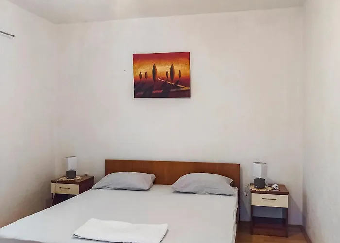 Vakantiehuis 3 Bedroom Awesome In Bibinje